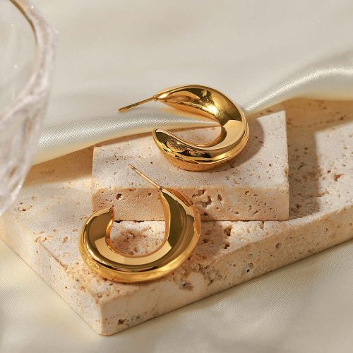 18K Gold Plated Chic C Hoop Earrings | JDE949