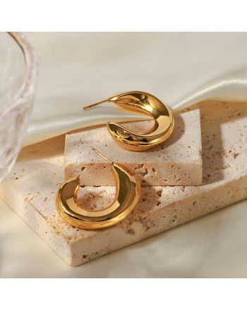 18K Gold Plated Chic C Hoop Earrings | JDE949